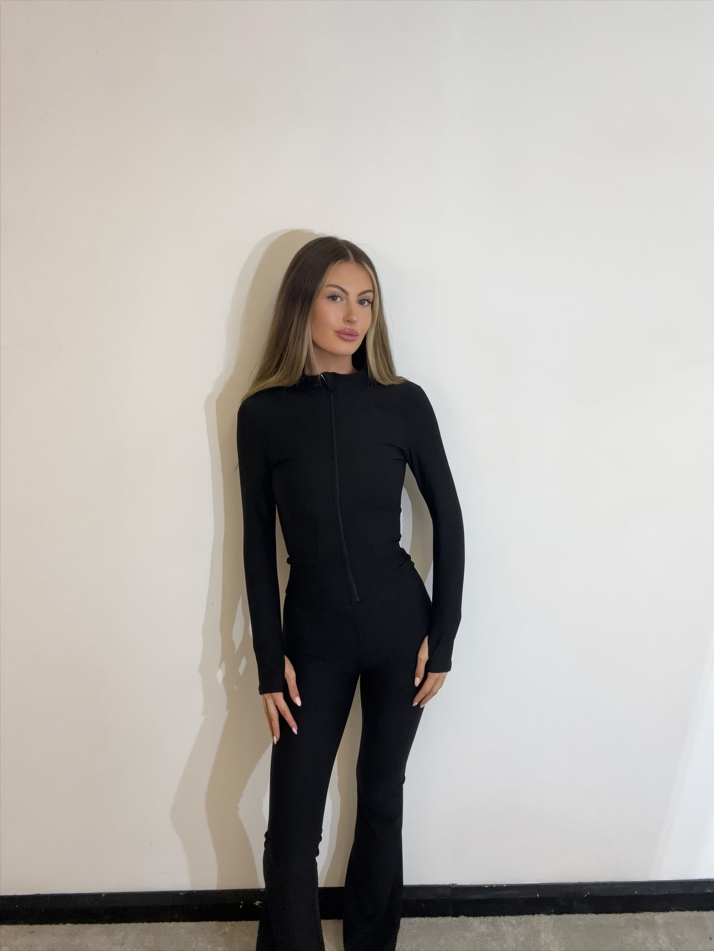 Ribbed Contouring Sports Jacket and Flared Leg Leggings Two Piece Gym Set
