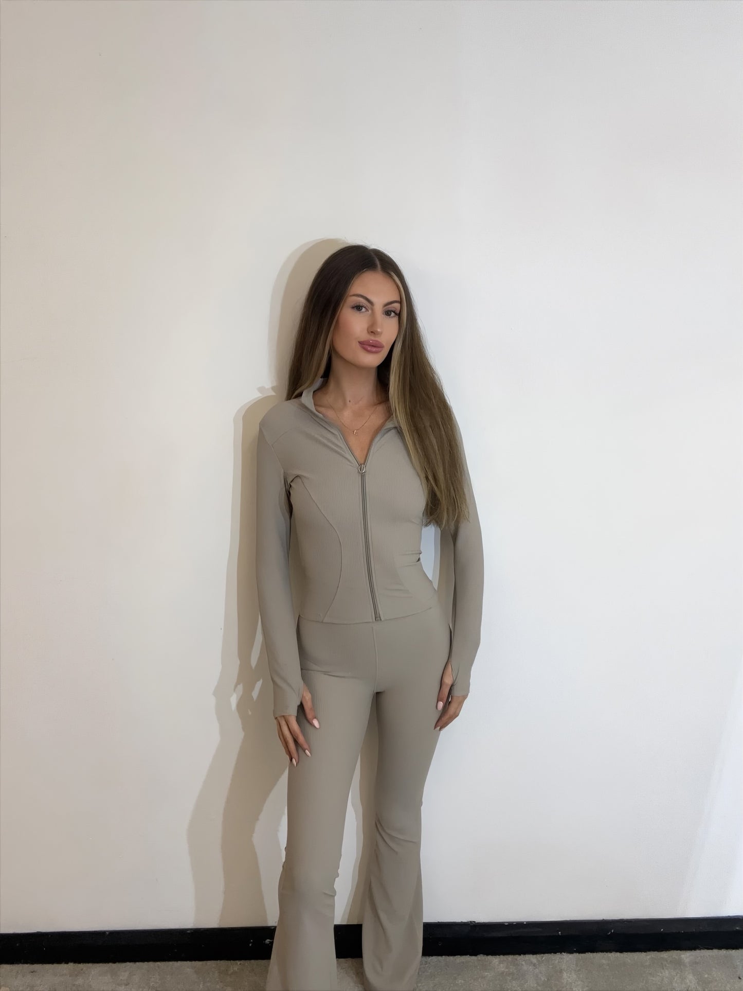 Ribbed Contouring Sports Jacket and Flared Leg Leggings Two Piece Gym Set